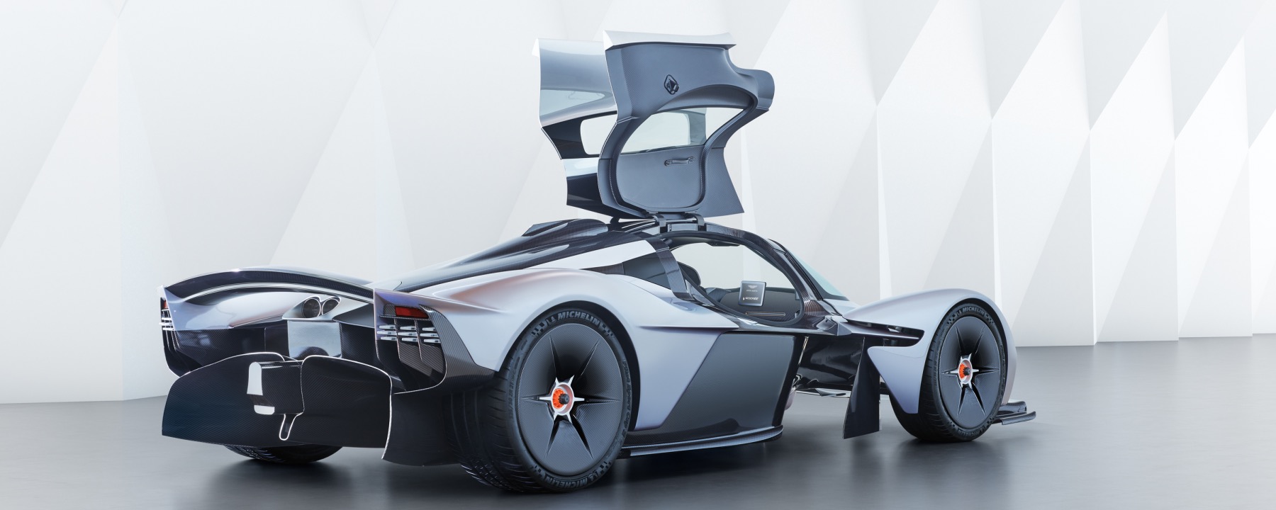 Aston Martin Media 1