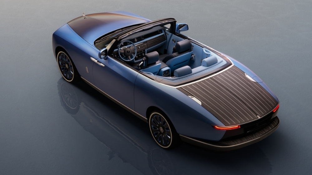 Rolls-Royce drives up car luxury with 'Boat Tail