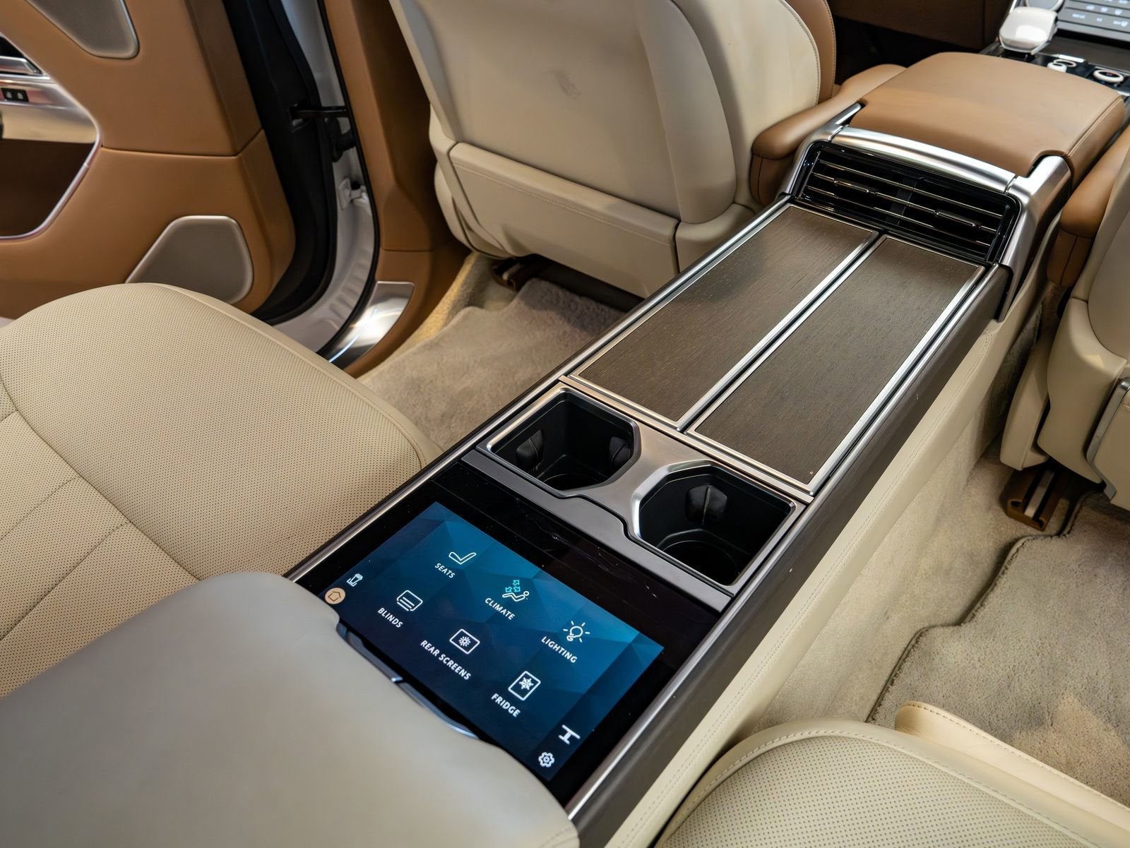 2022 Land Rover Range Rover SV