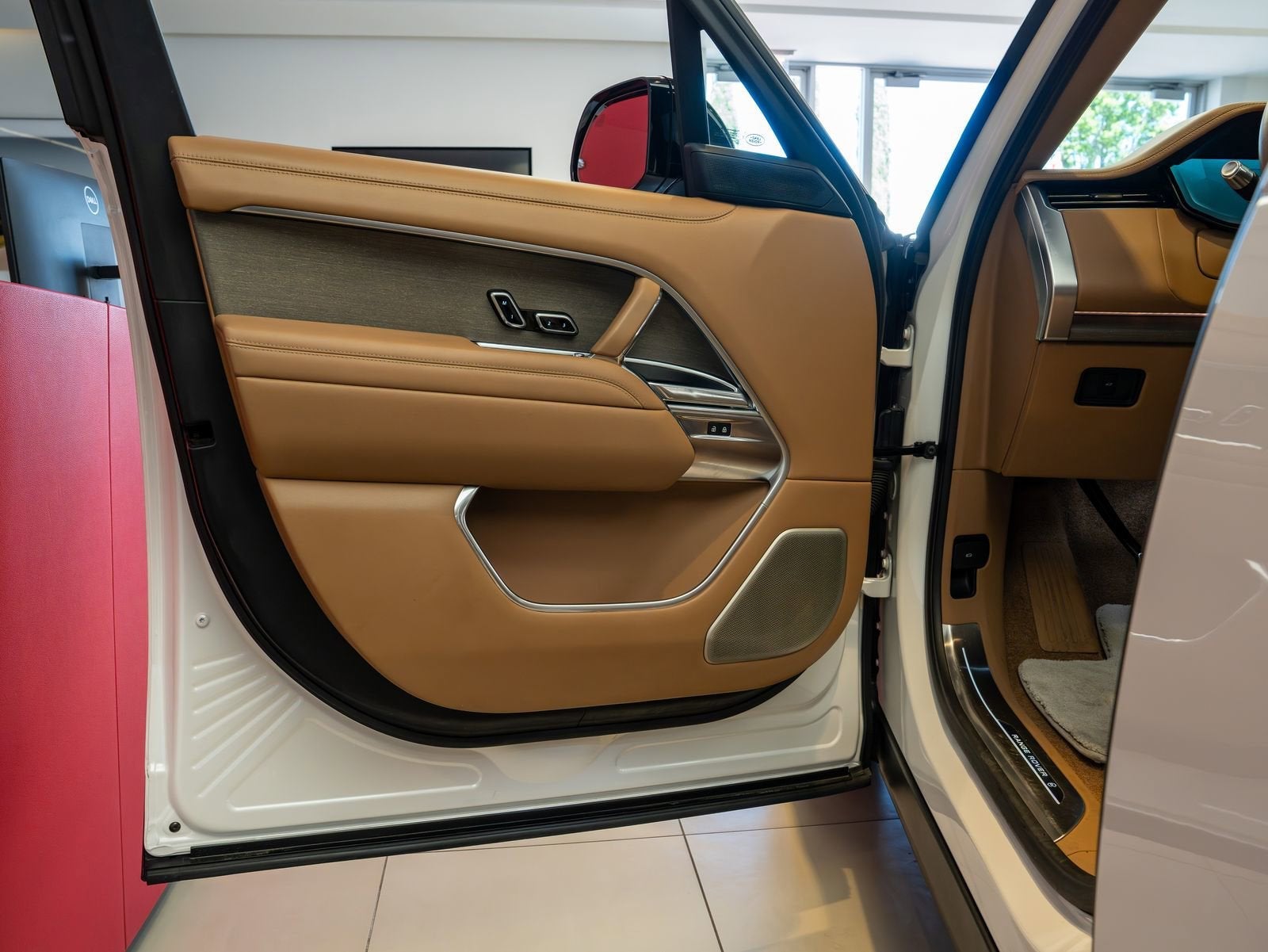 2022 Land Rover Range Rover SV