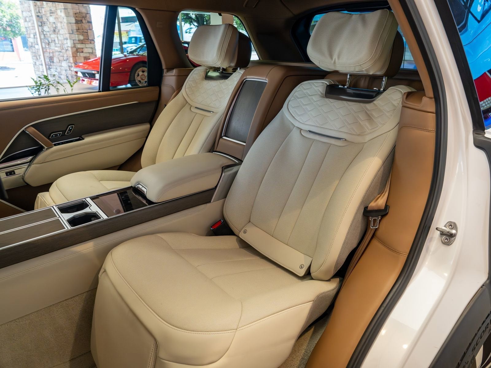 2022 Land Rover Range Rover SV
