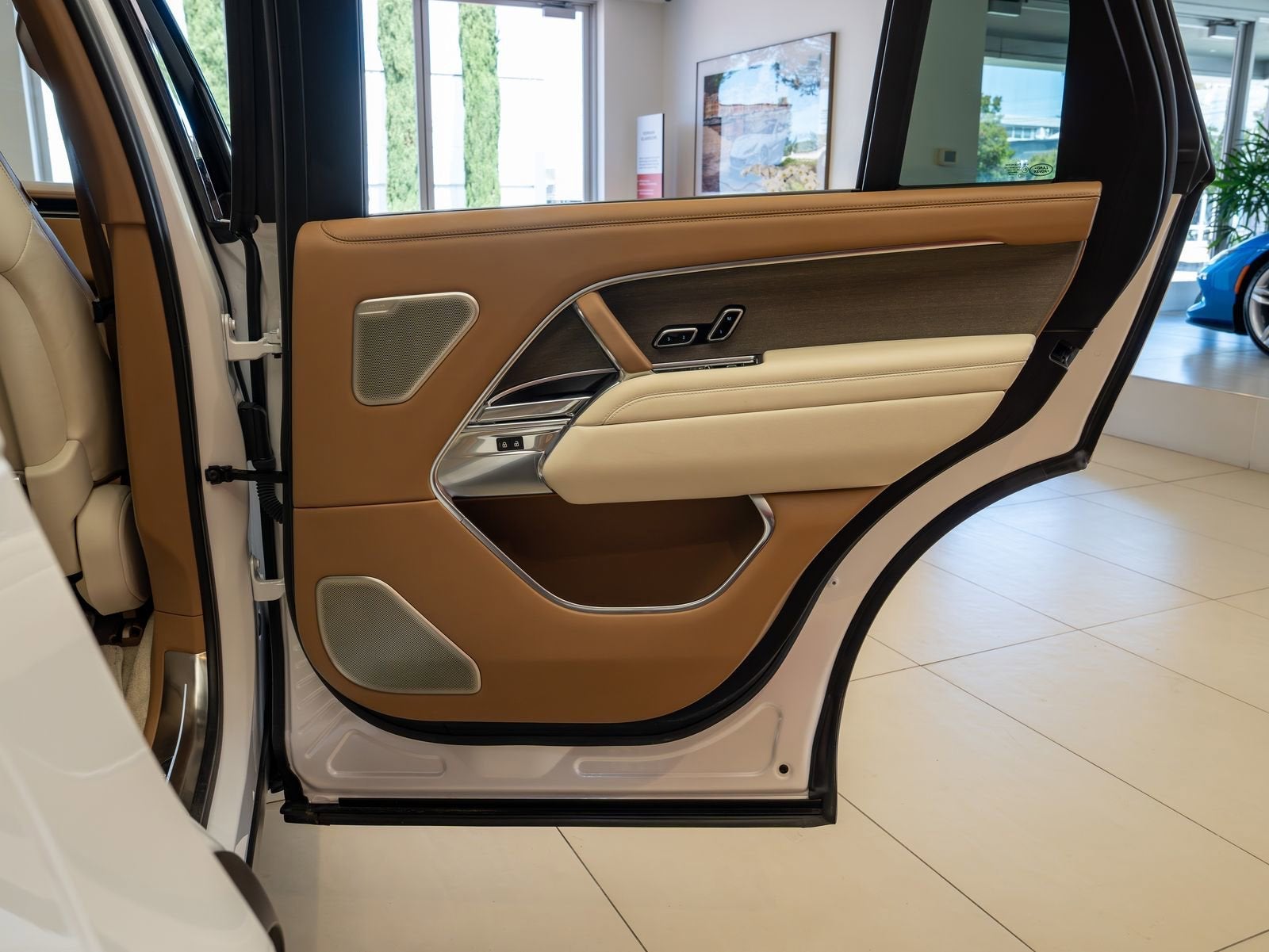 2022 Land Rover Range Rover SV