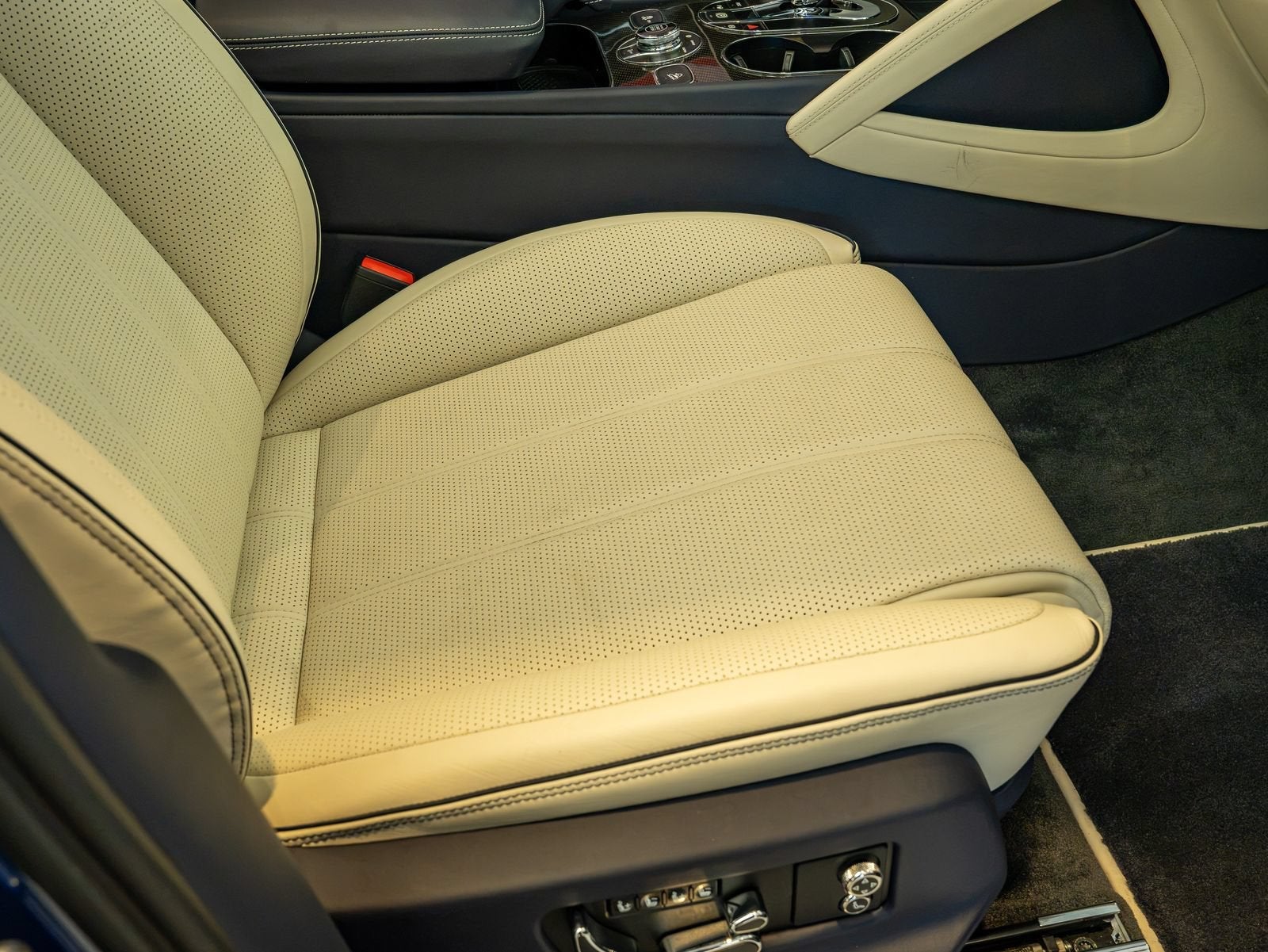 2022 Bentley Bentayga V8