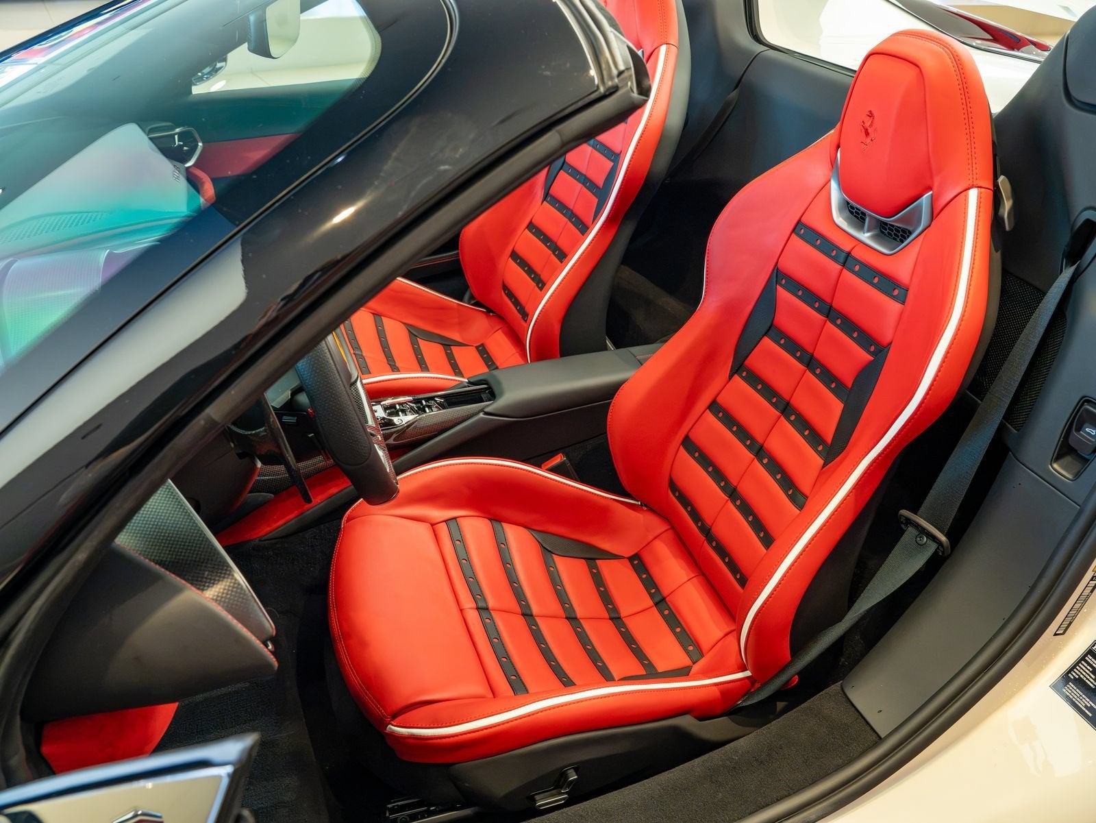 2025 Ferrari 296 GTS Base