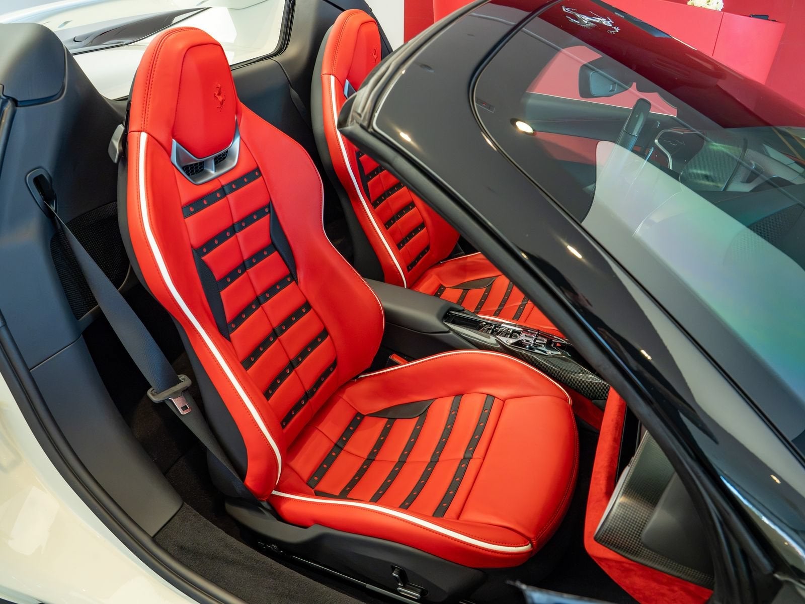 2025 Ferrari 296 GTS Base