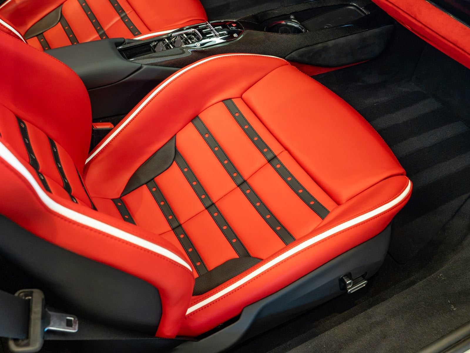 2025 Ferrari 296 GTS Base