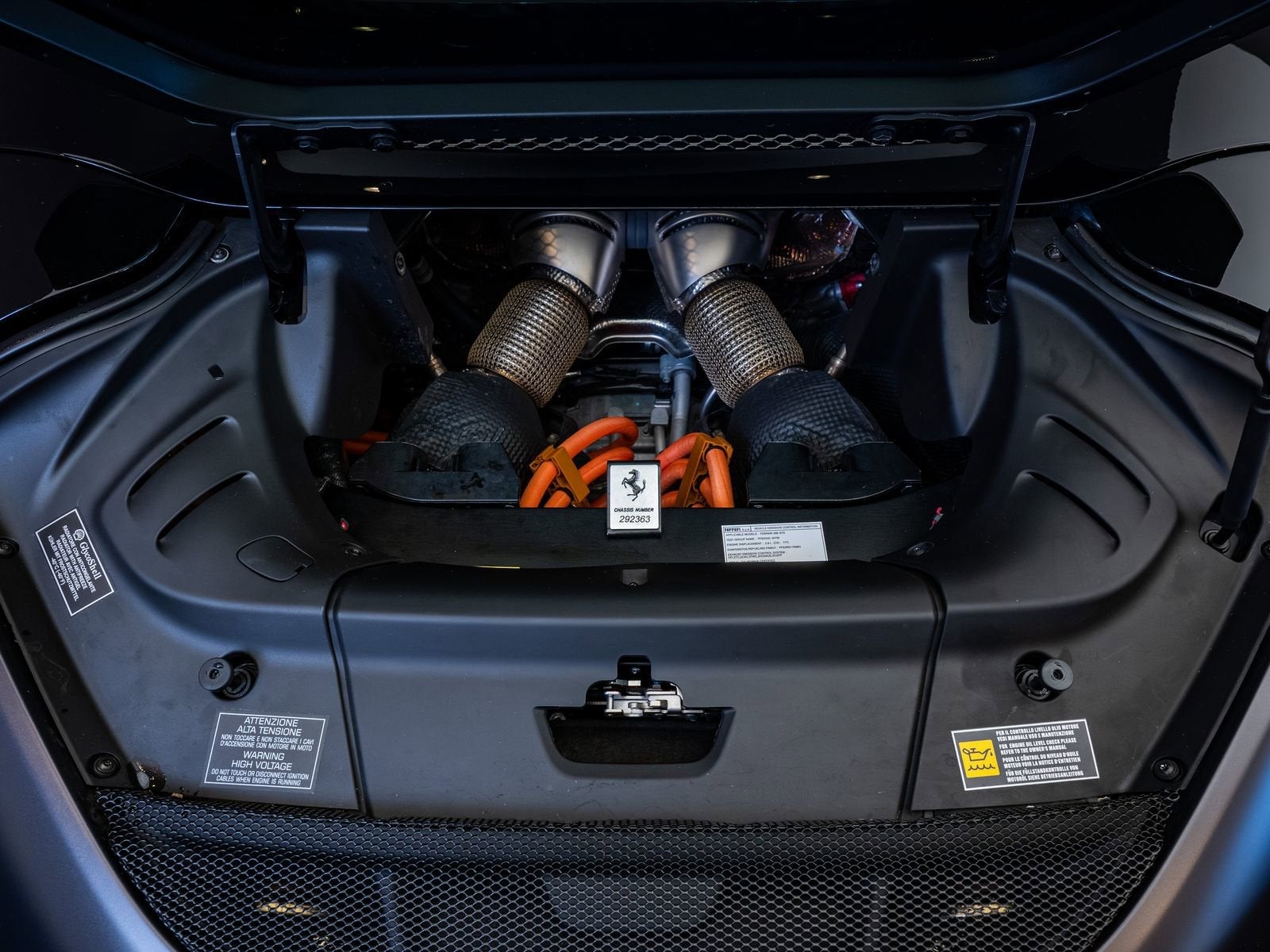 2023 Ferrari 296 GTS Base