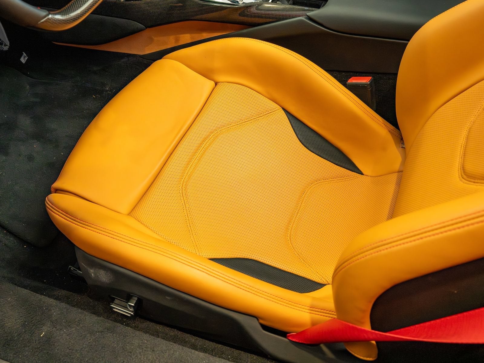 2024 Ferrari 296 GTS Base