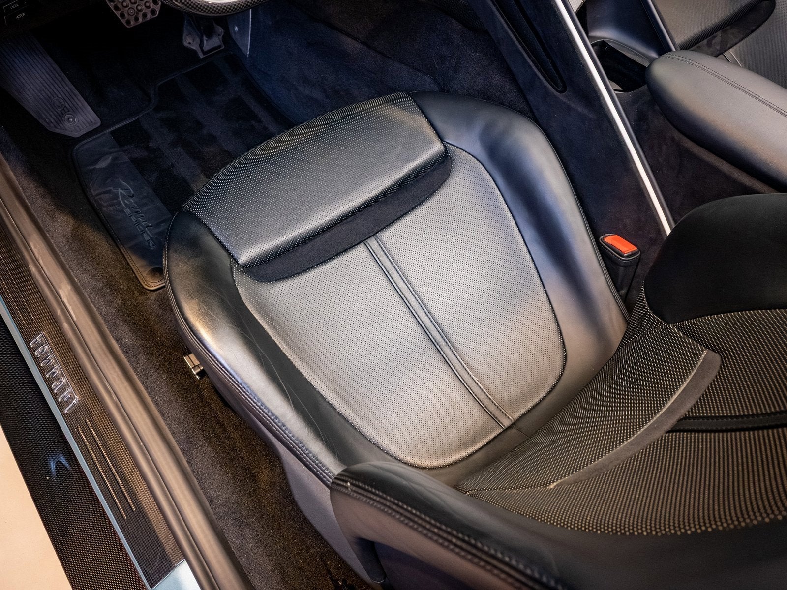 2024 Ferrari Roma Spider Base