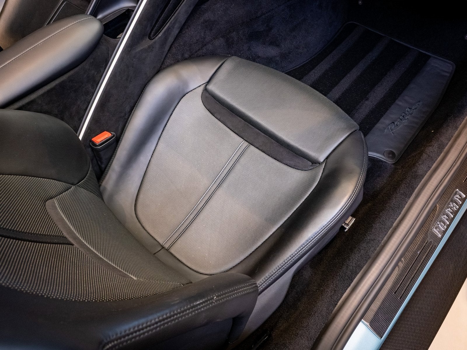 2024 Ferrari Roma Spider Base