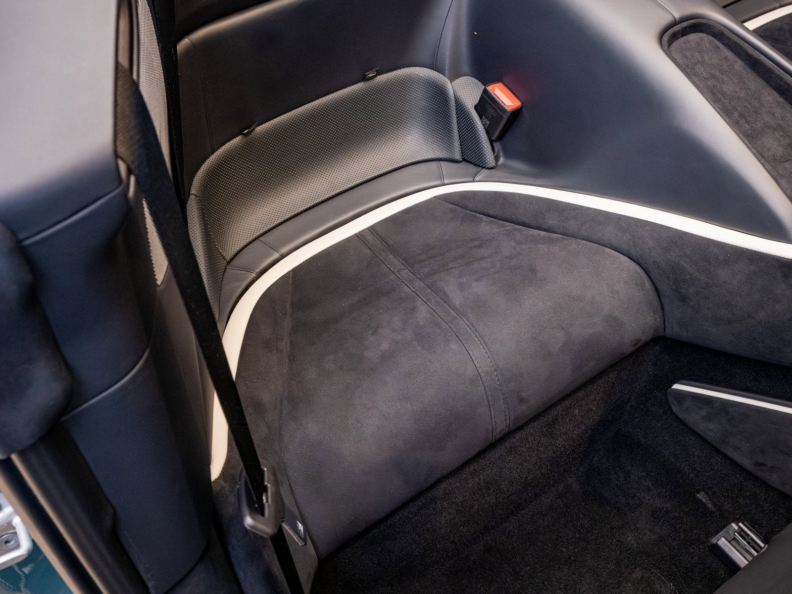 2024 Ferrari Roma Spider Base