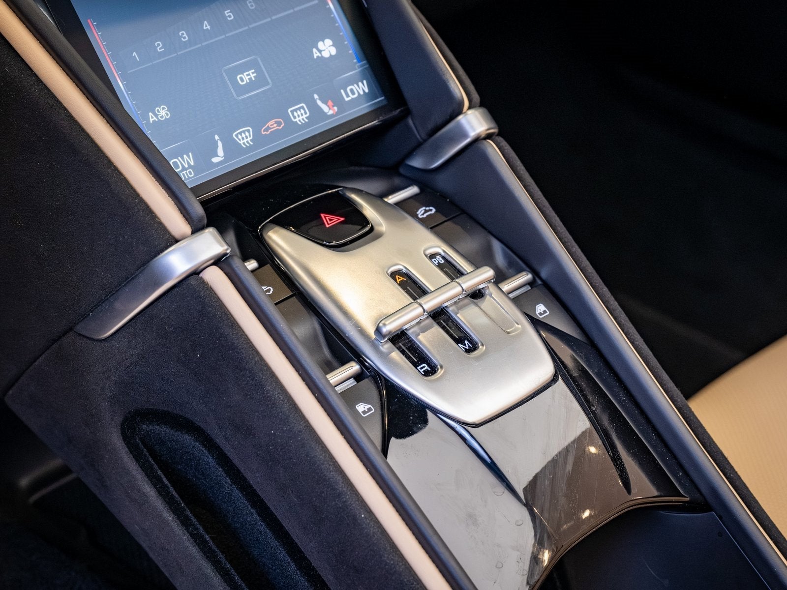 2024 Ferrari Roma Spider Base