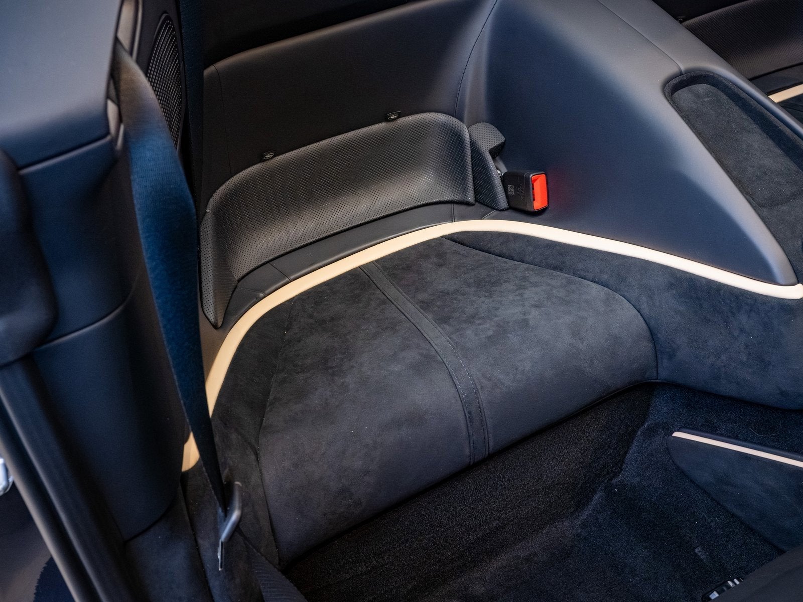 2024 Ferrari Roma Spider Base