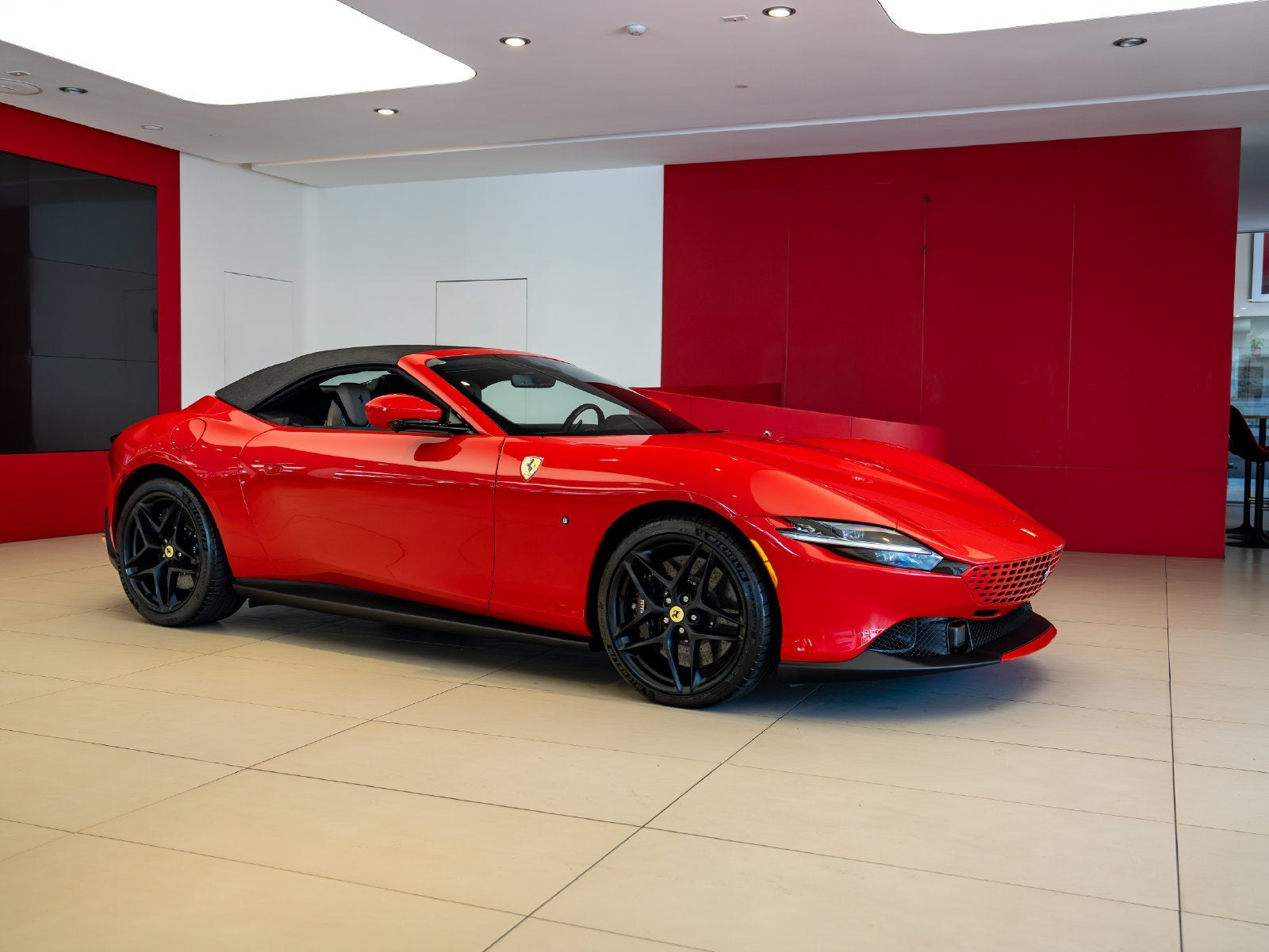 2026 Ferrari Roma Spider Base