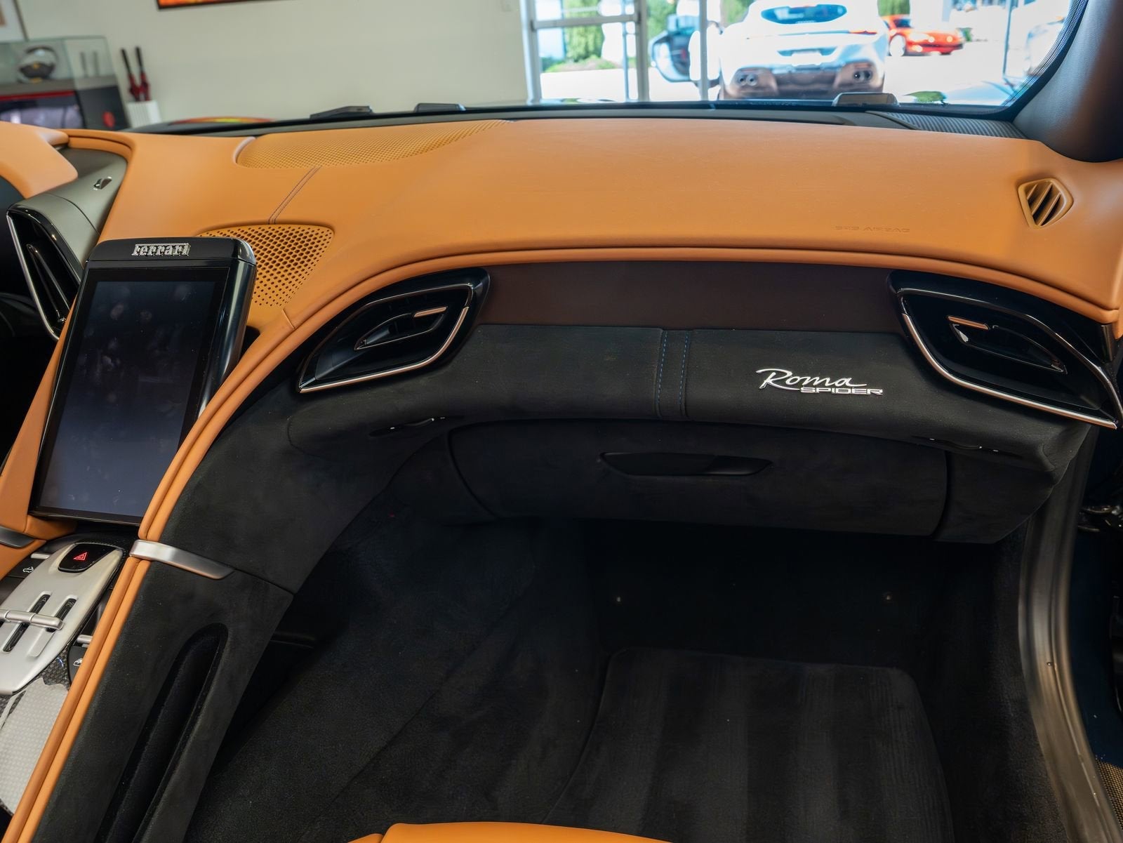 2025 Ferrari Roma Spider Base