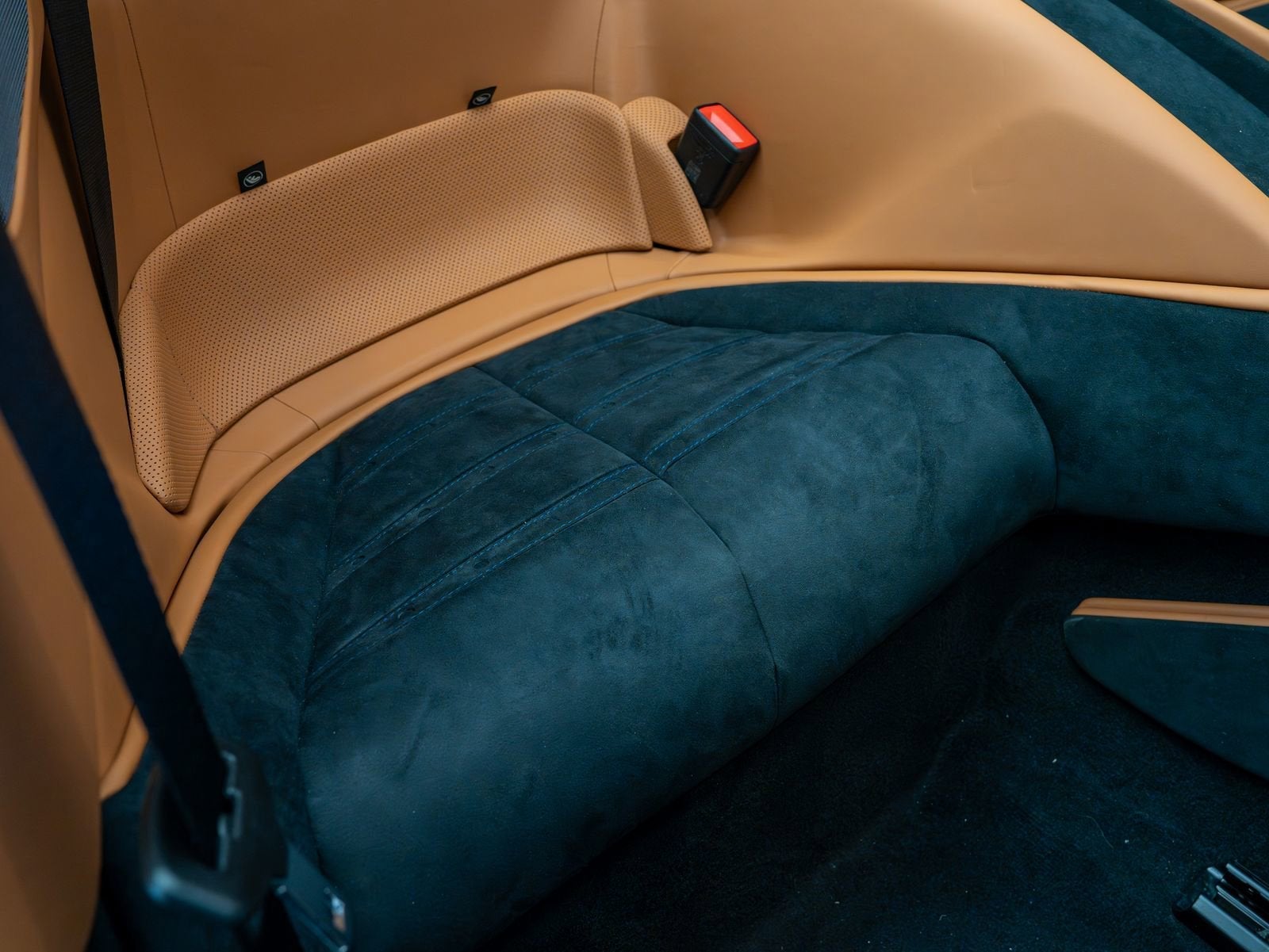 2025 Ferrari Roma Spider Base