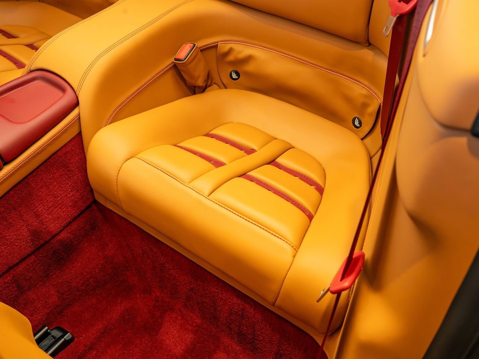 2010 Ferrari California Base