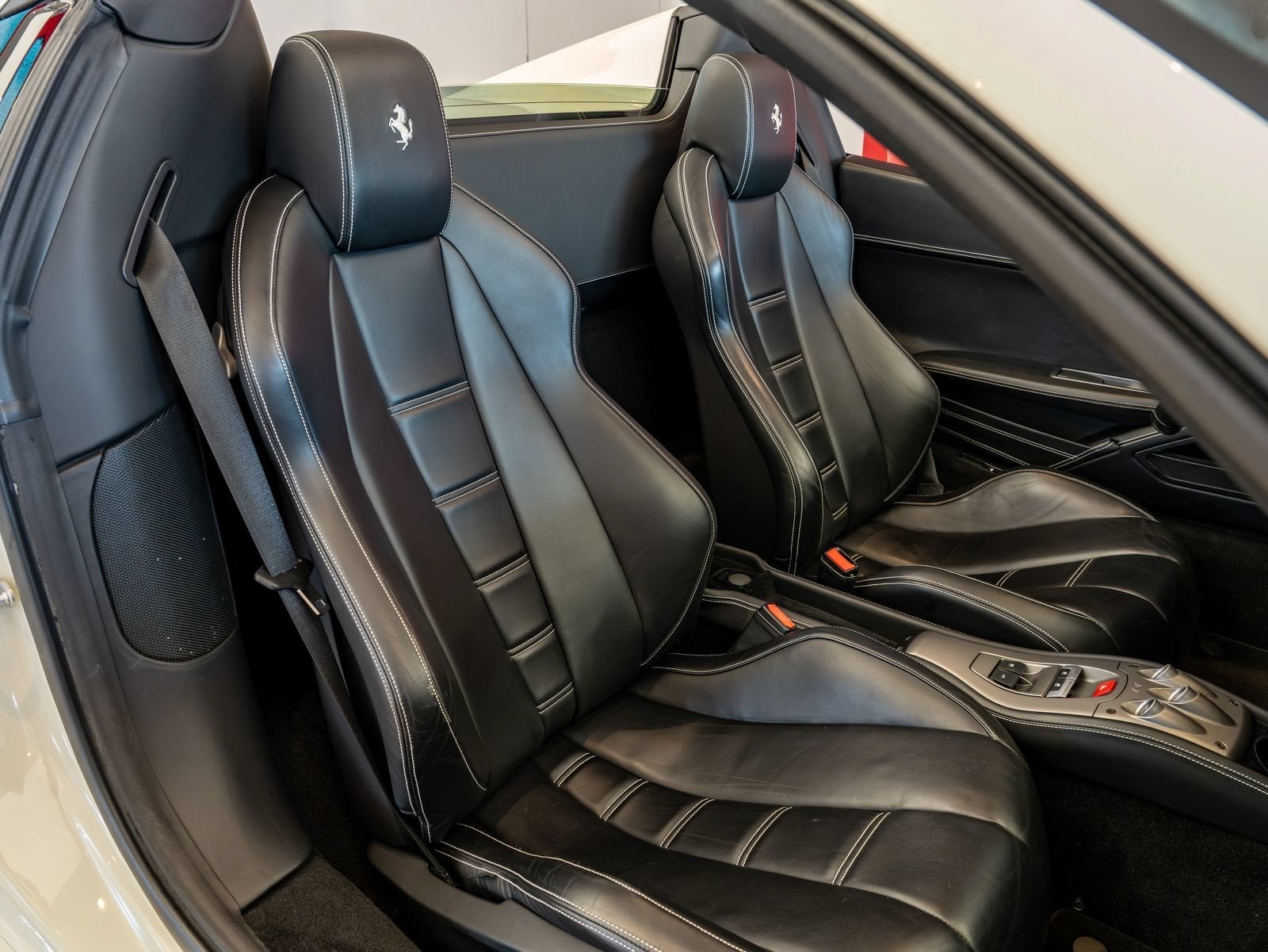 2015 Ferrari 458 Spider Base