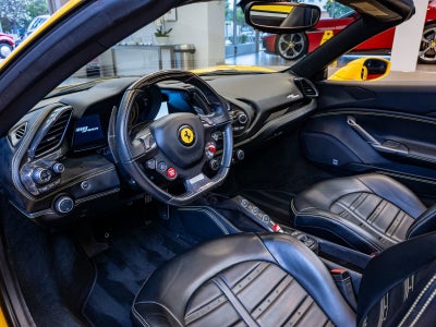 2019 Ferrari 488 Spider Base