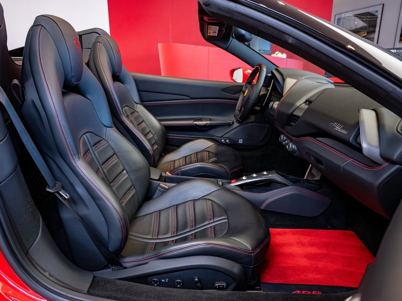 2019 Ferrari 488 Spider Base