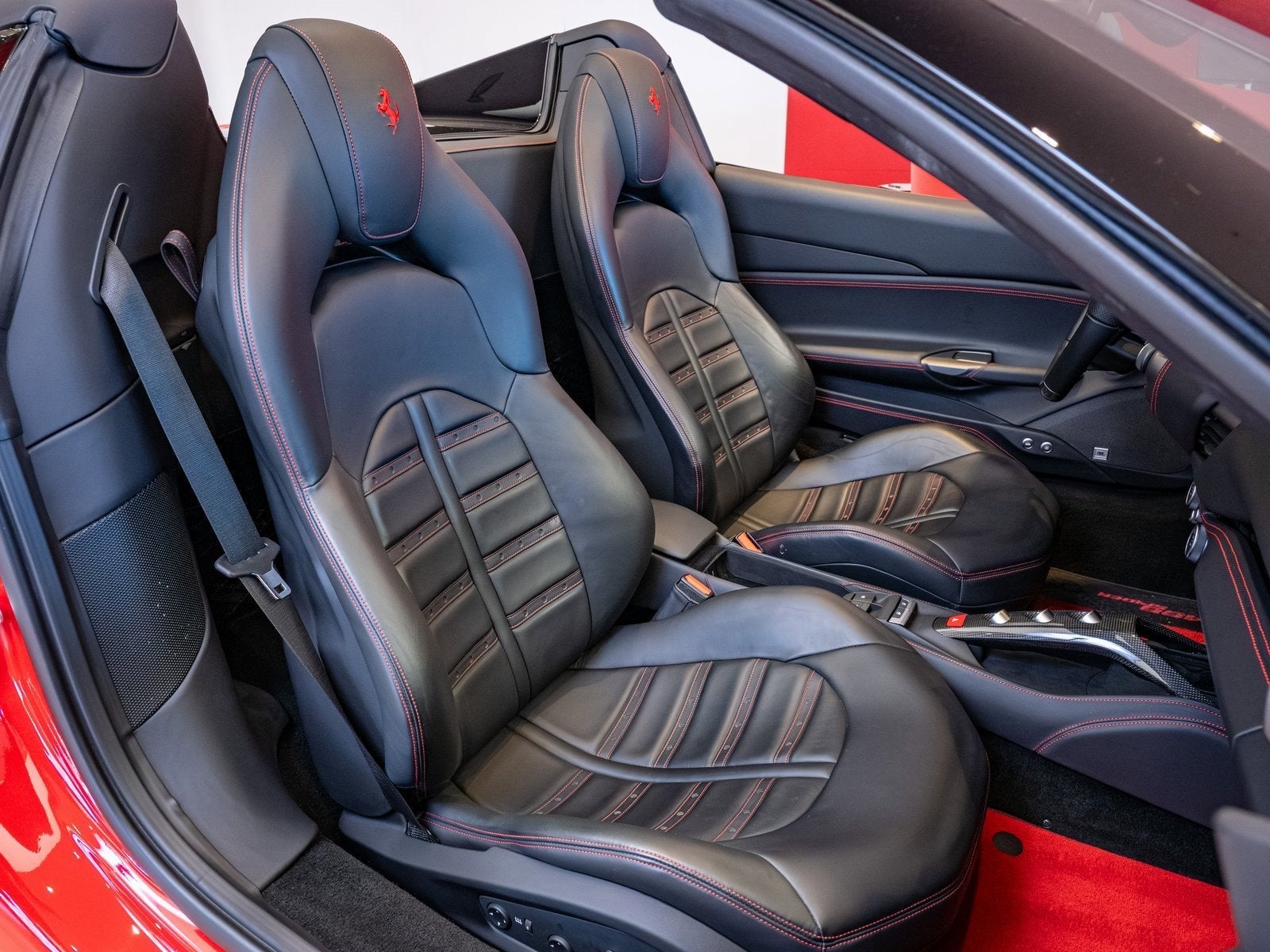 2019 Ferrari 488 Spider Base