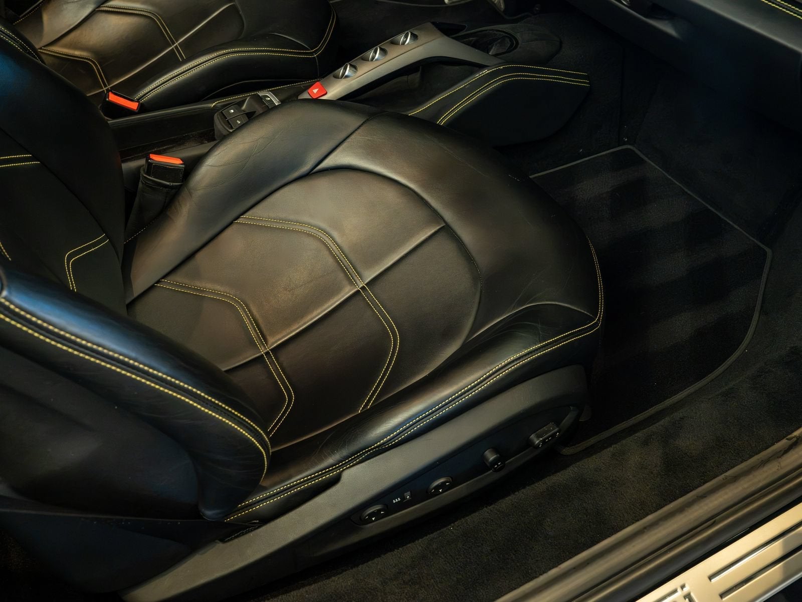 2018 Ferrari 488 Spider Base