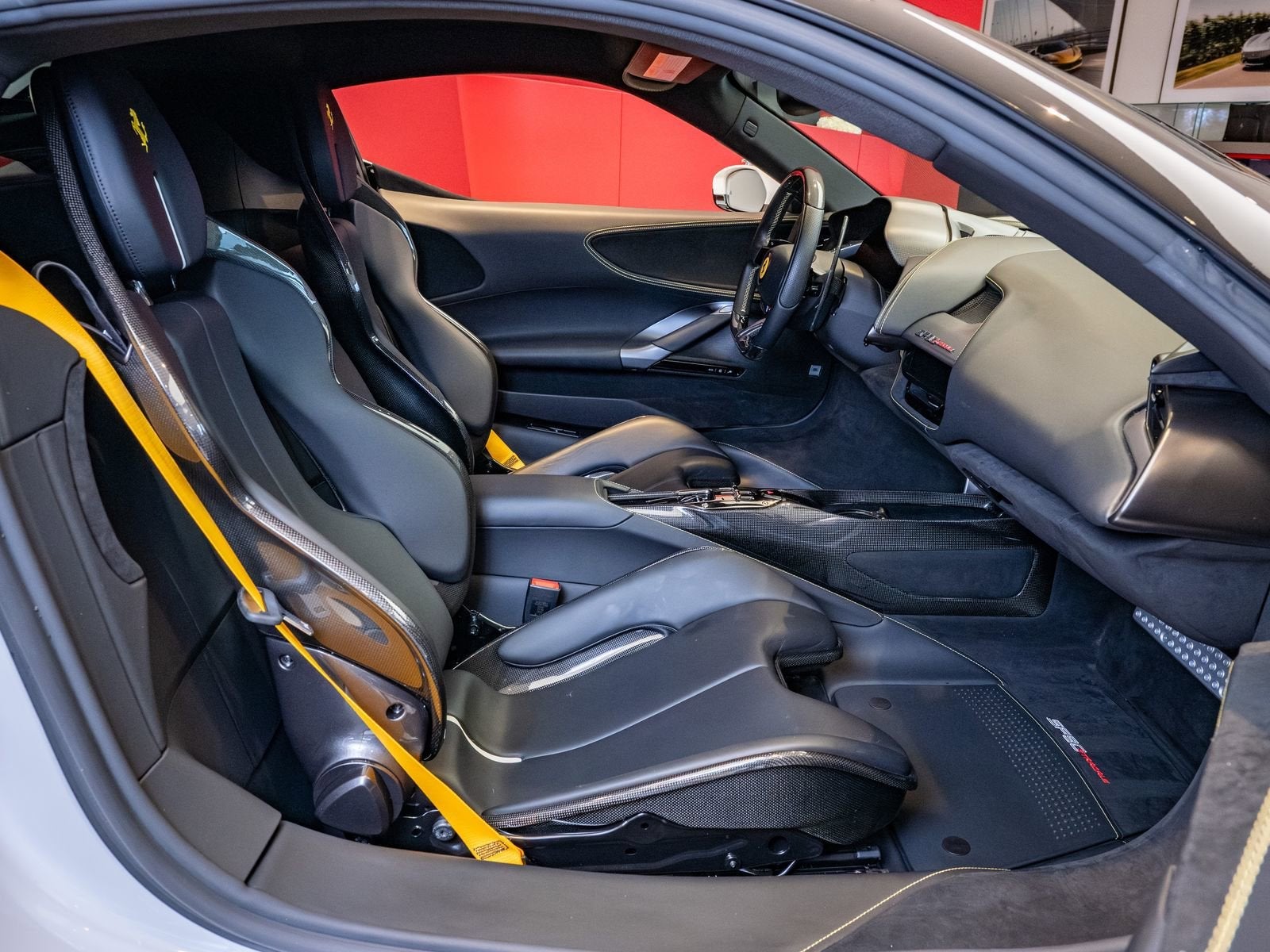 2022 Ferrari SF90 Stradale Base