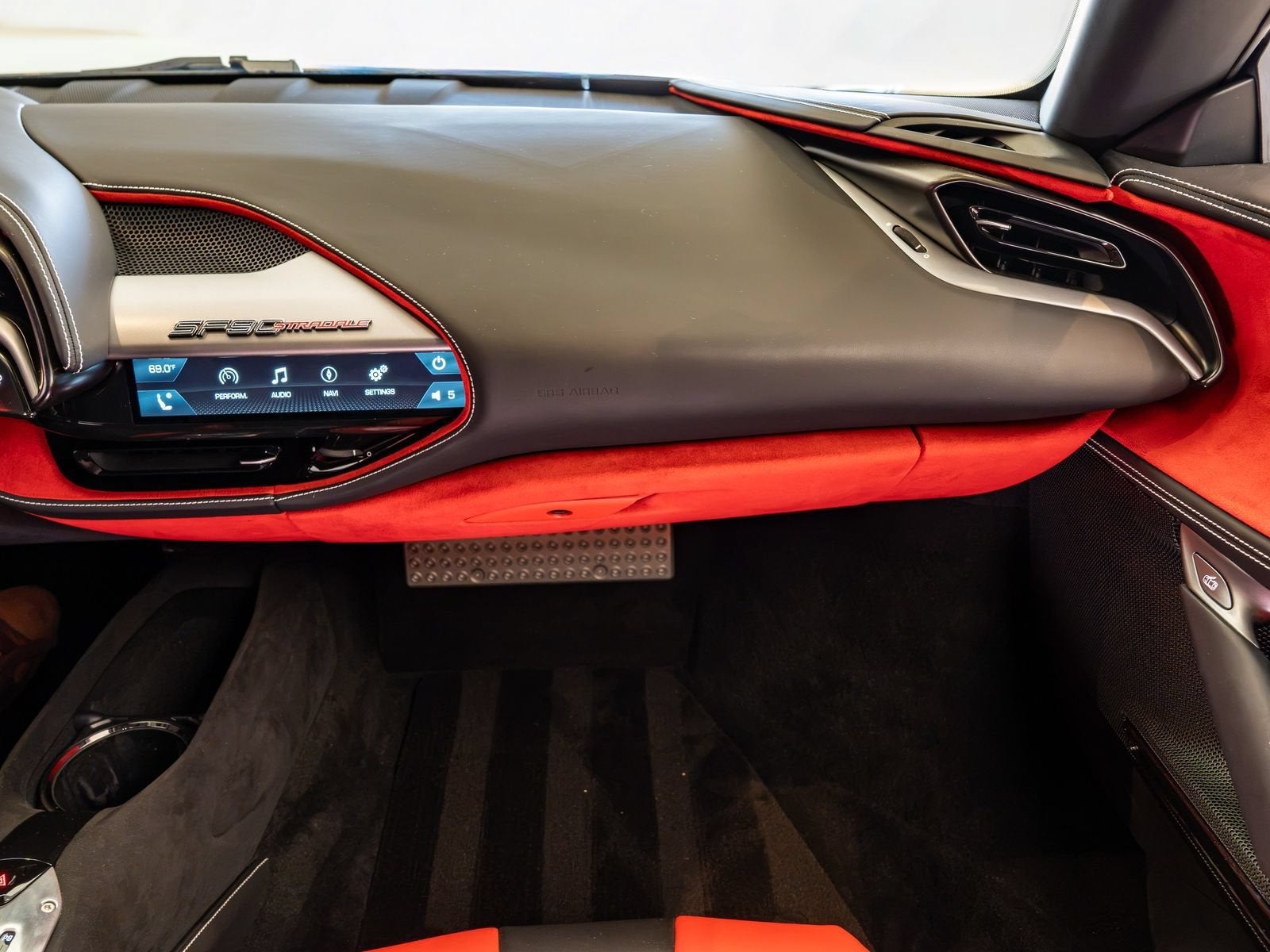 2021 Ferrari SF90 Stradale Base