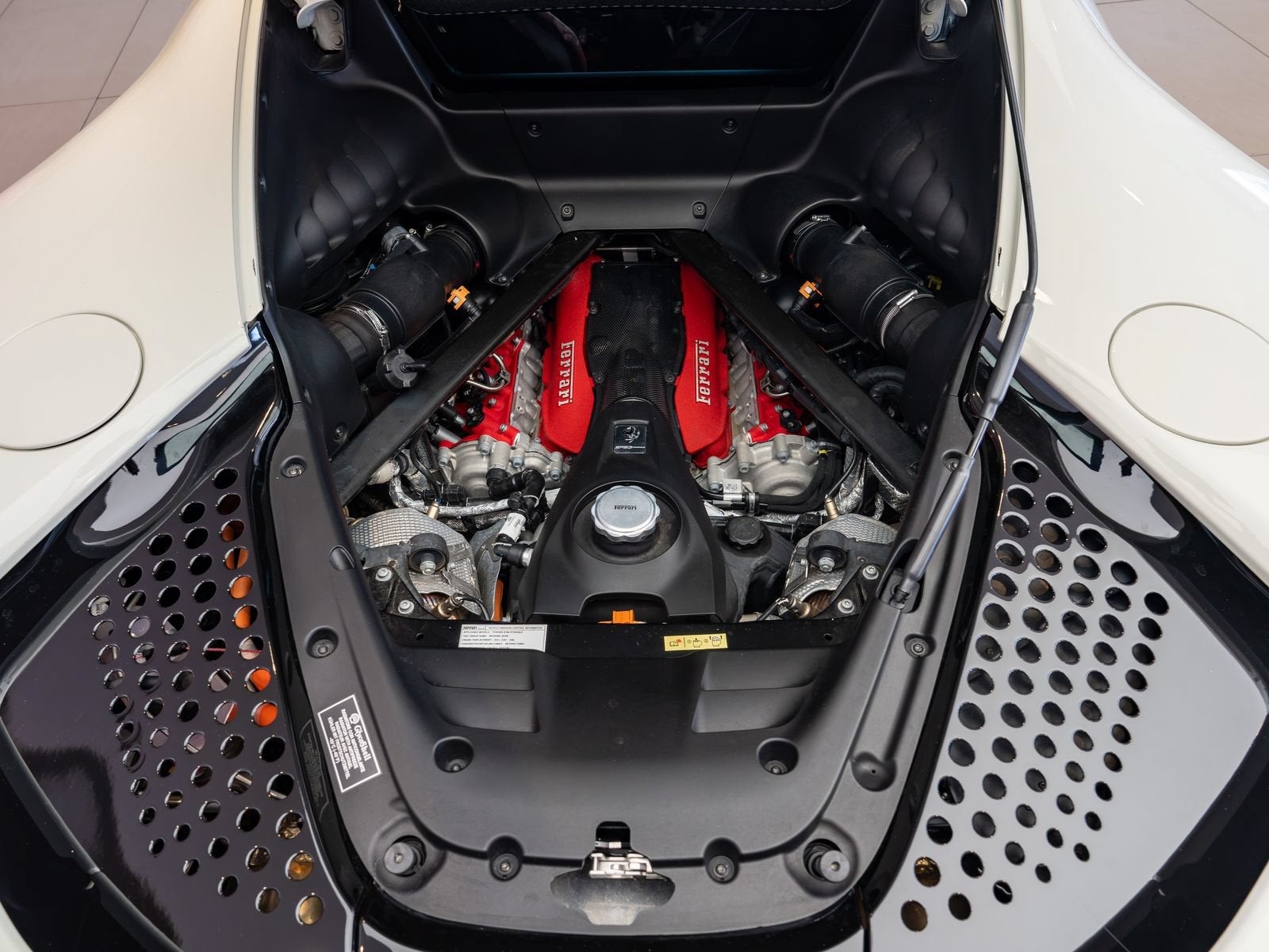 2021 Ferrari SF90 Stradale Base