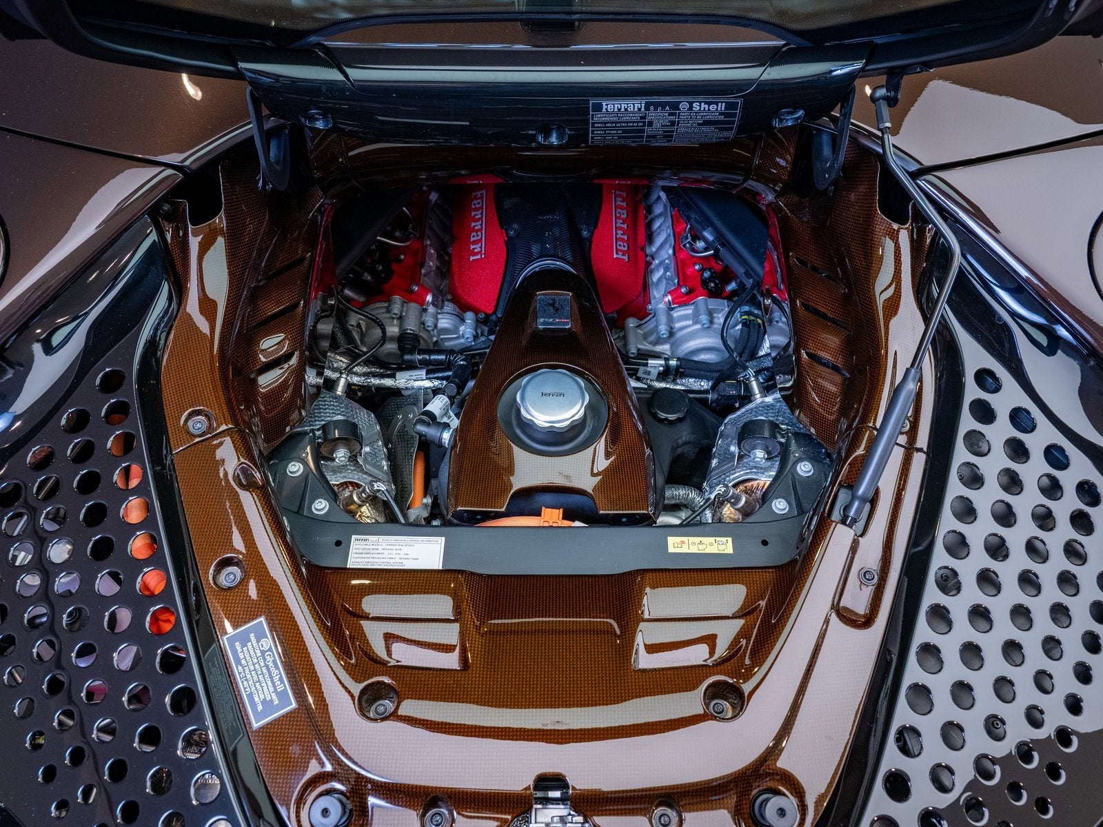 2022 Ferrari SF90 Spider Base