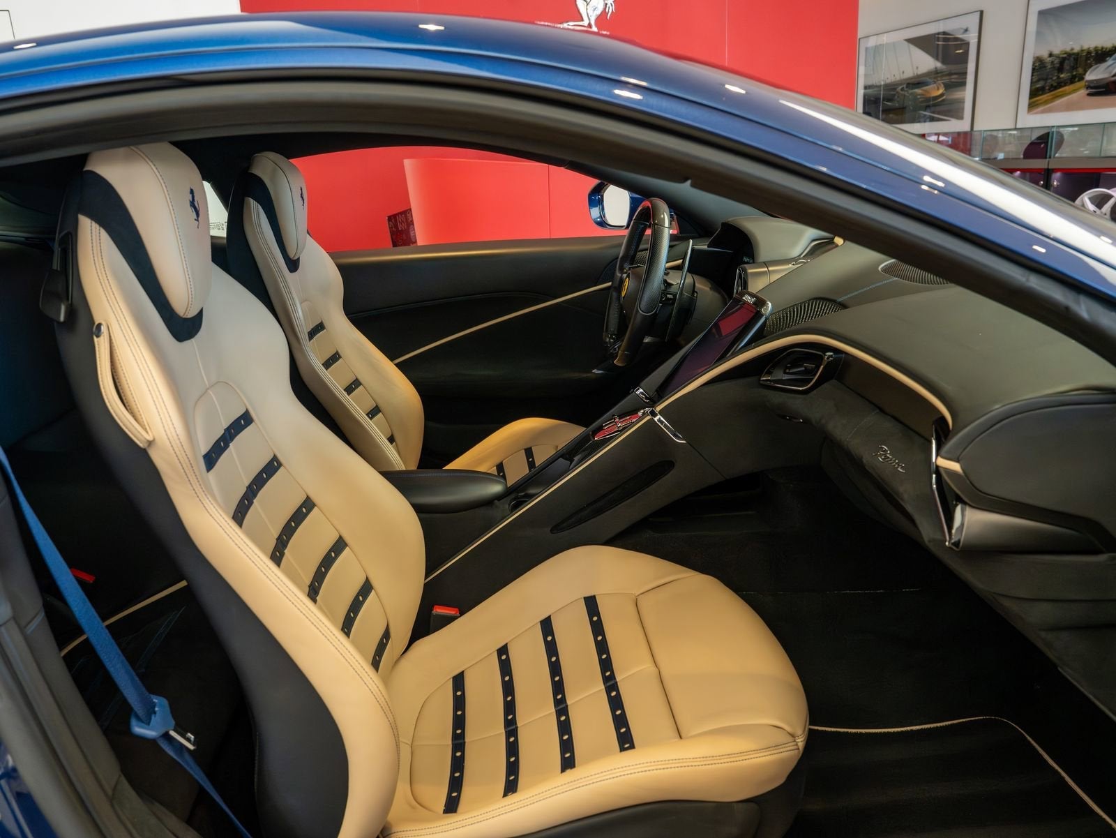 2021 Ferrari Roma Base