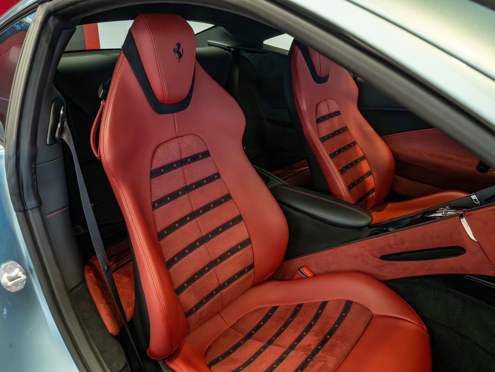 2023 Ferrari Roma Base