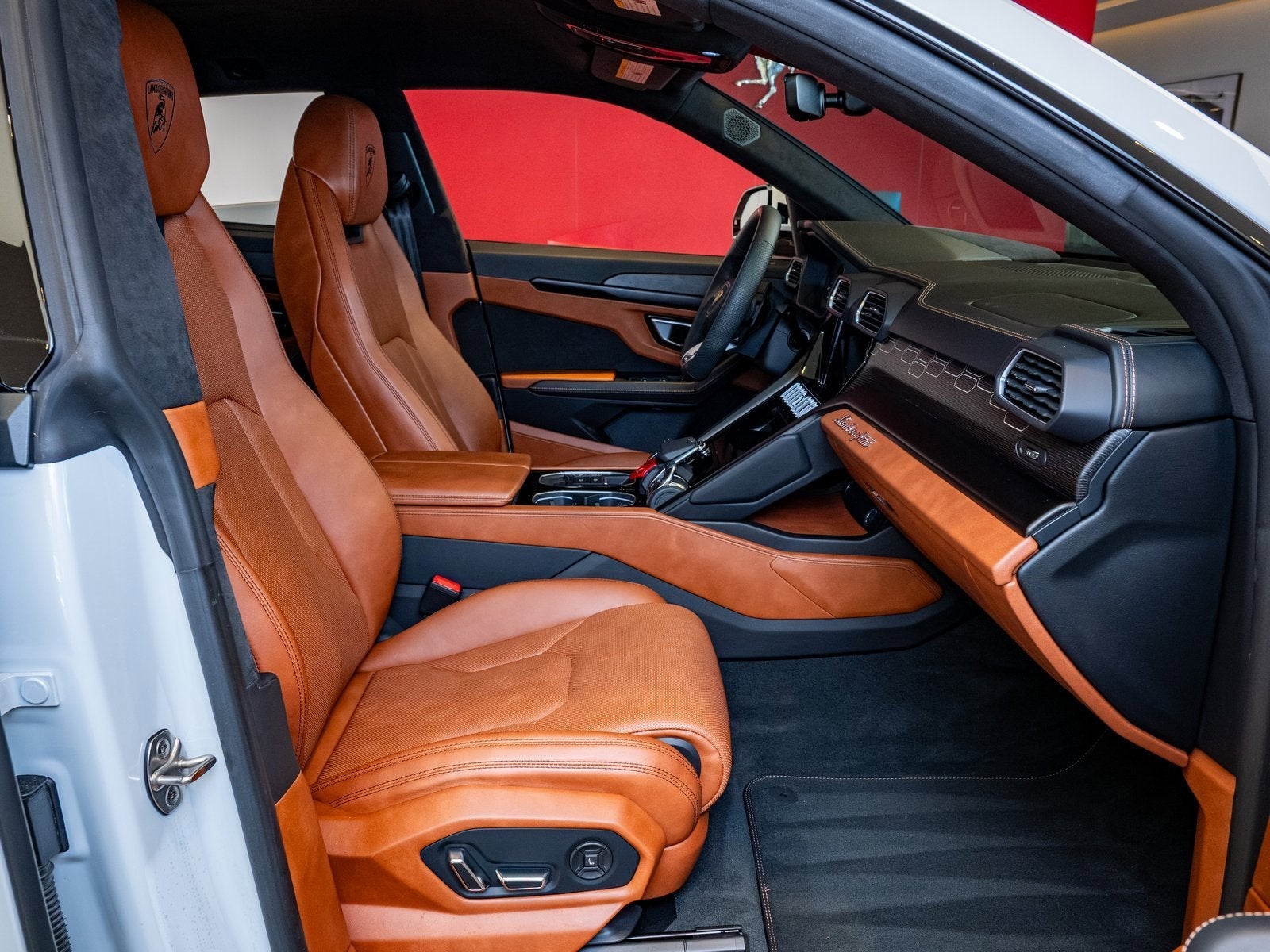 2022 Lamborghini Urus Base