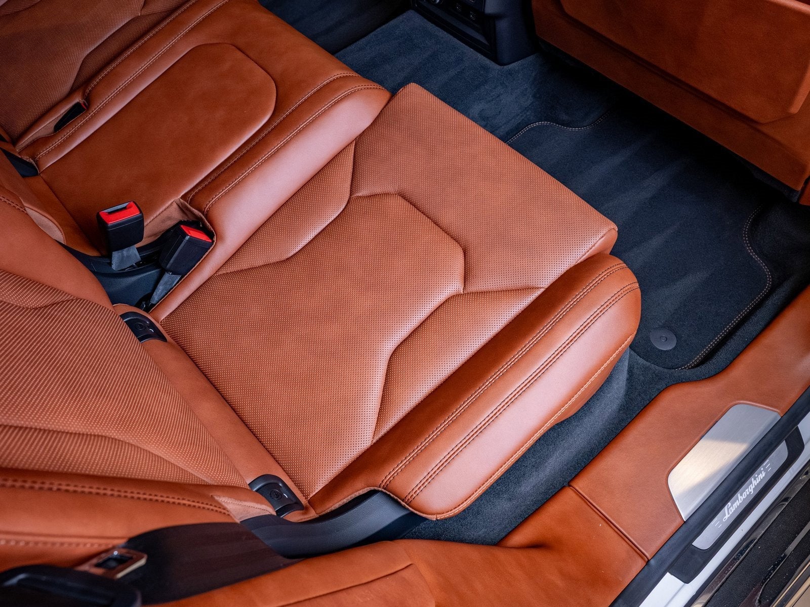 2022 Lamborghini Urus Base