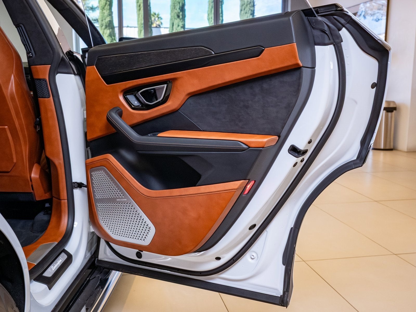 2022 Lamborghini Urus Base