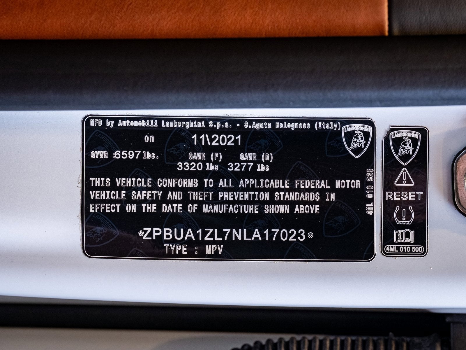 2022 Lamborghini Urus Base