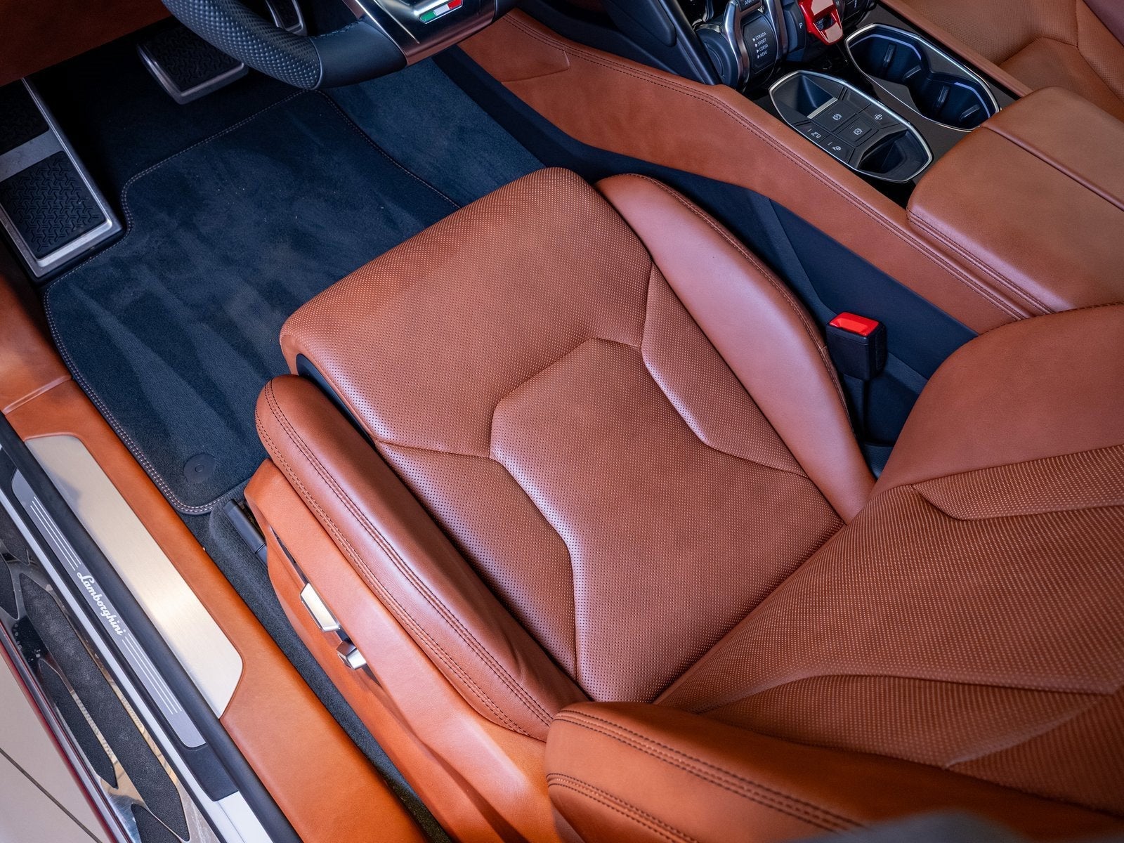 2022 Lamborghini Urus Base