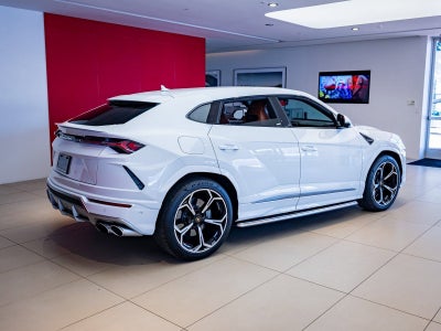 2022 Lamborghini Urus Base