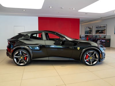 2025 Ferrari Purosangue Base