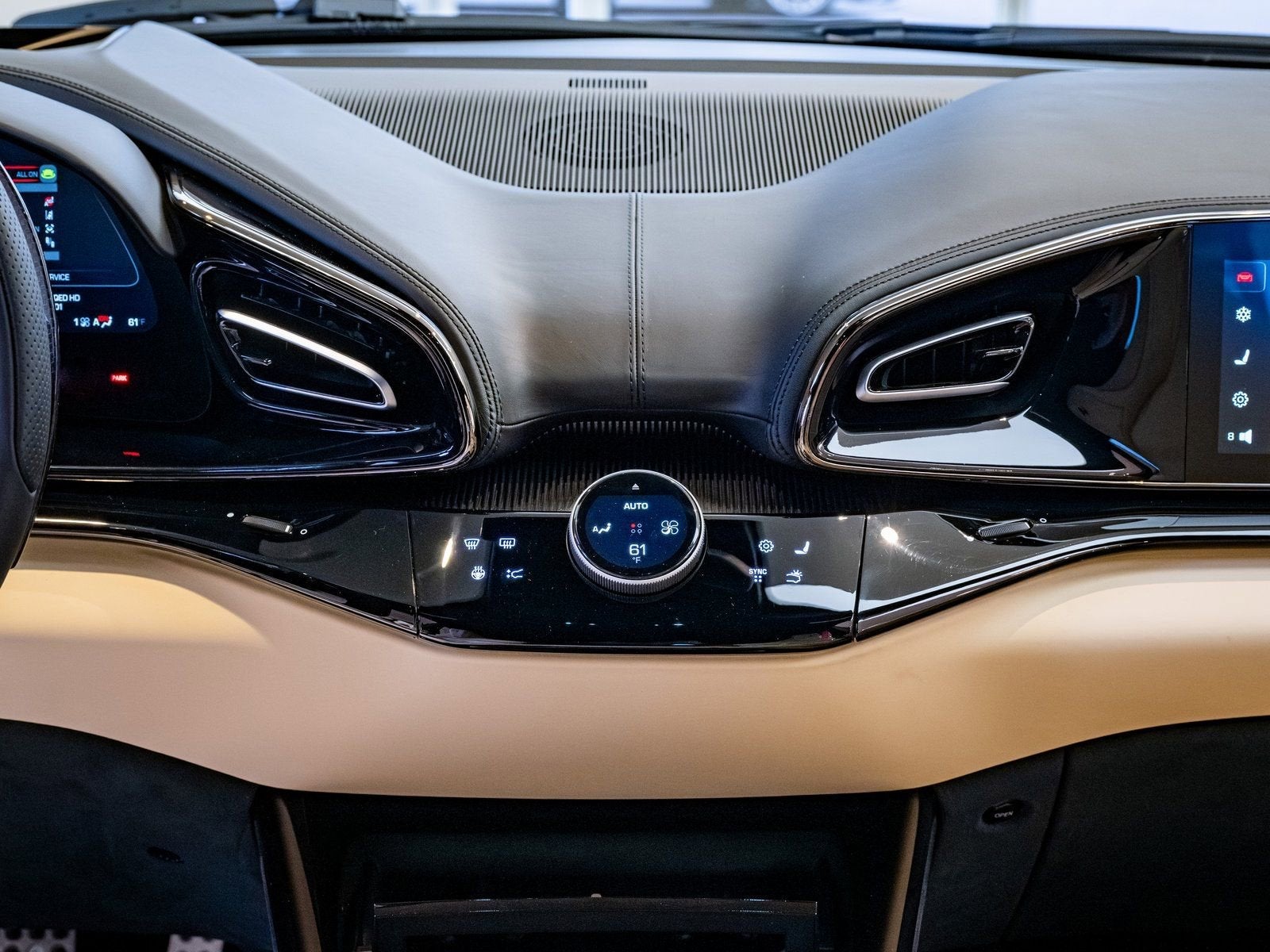 2025 Ferrari Purosangue Base