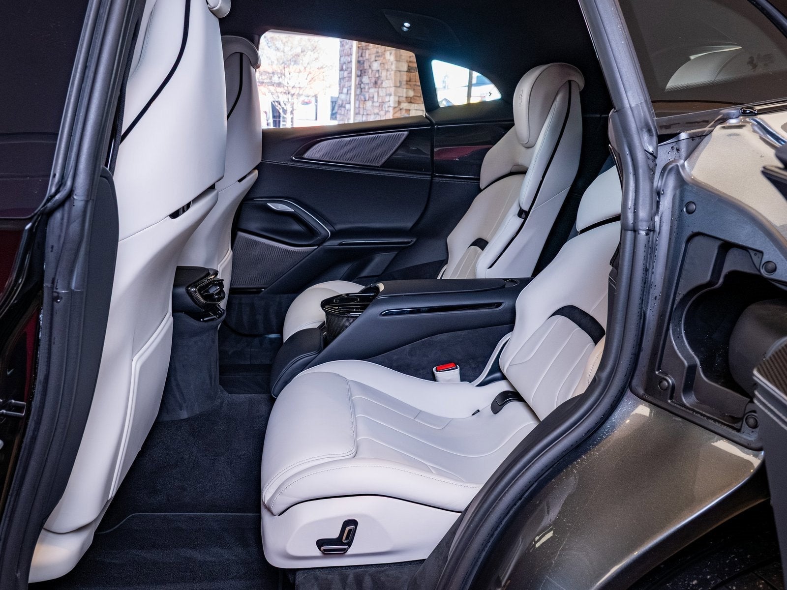 2024 Ferrari Purosangue Base