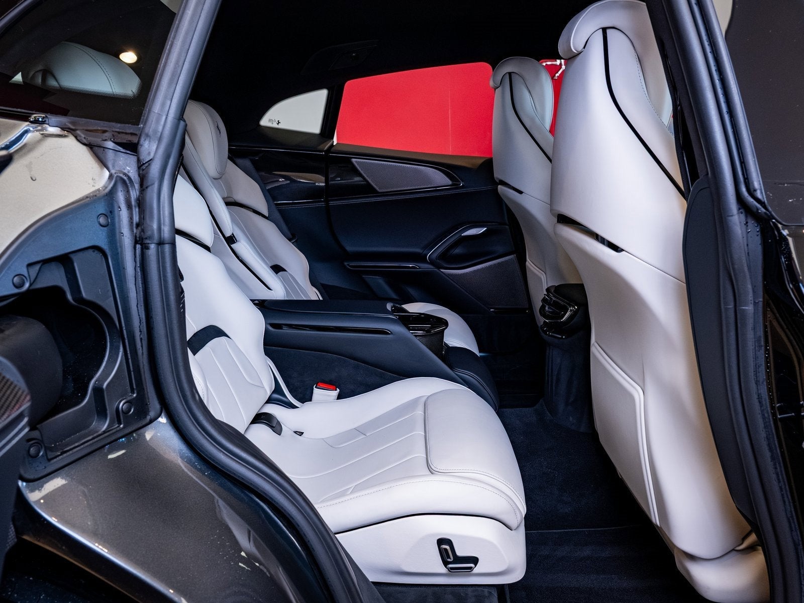 2024 Ferrari Purosangue Base