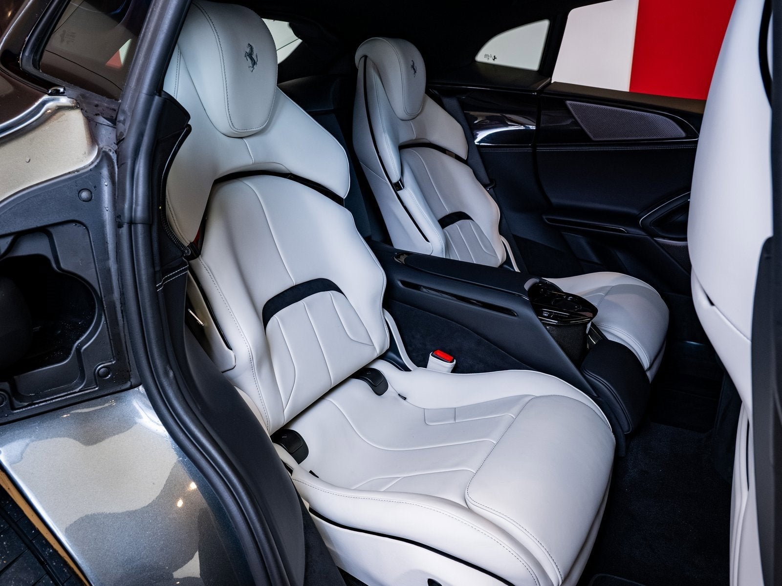 2024 Ferrari Purosangue Base