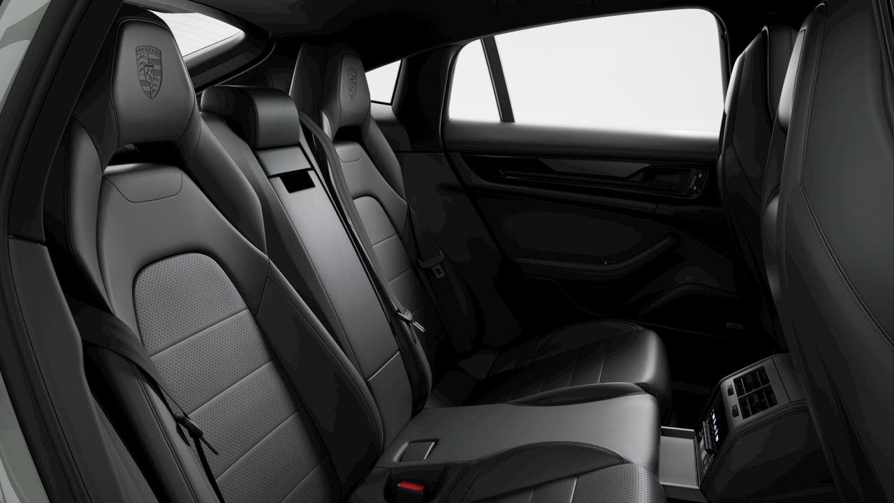 2026 Porsche Panamera 4