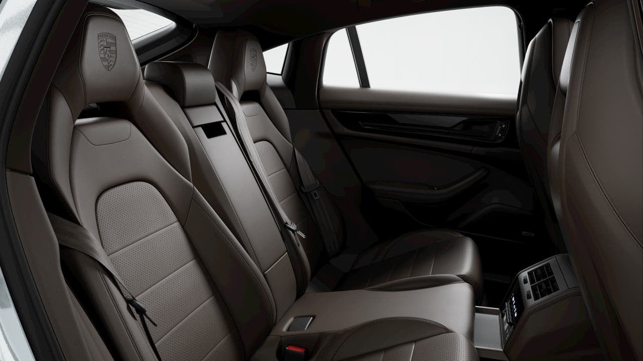 2026 Porsche Panamera 4