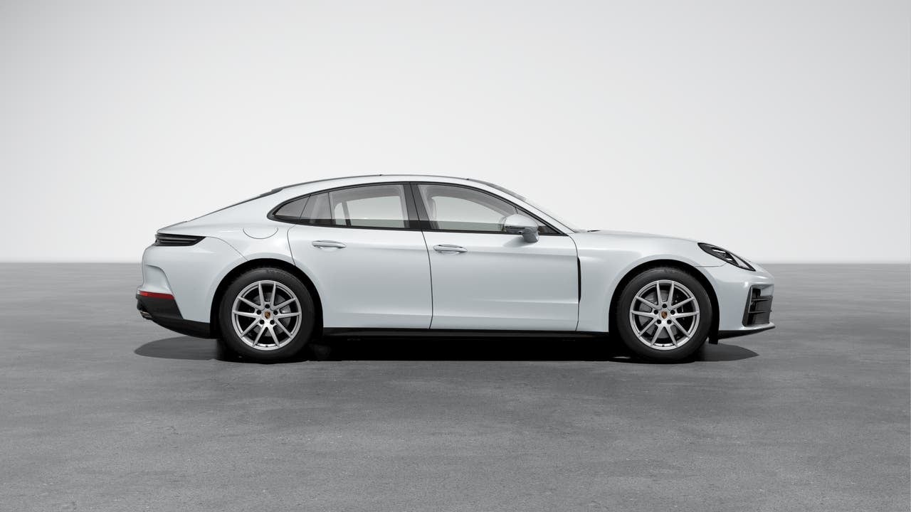 2026 Porsche Panamera 4