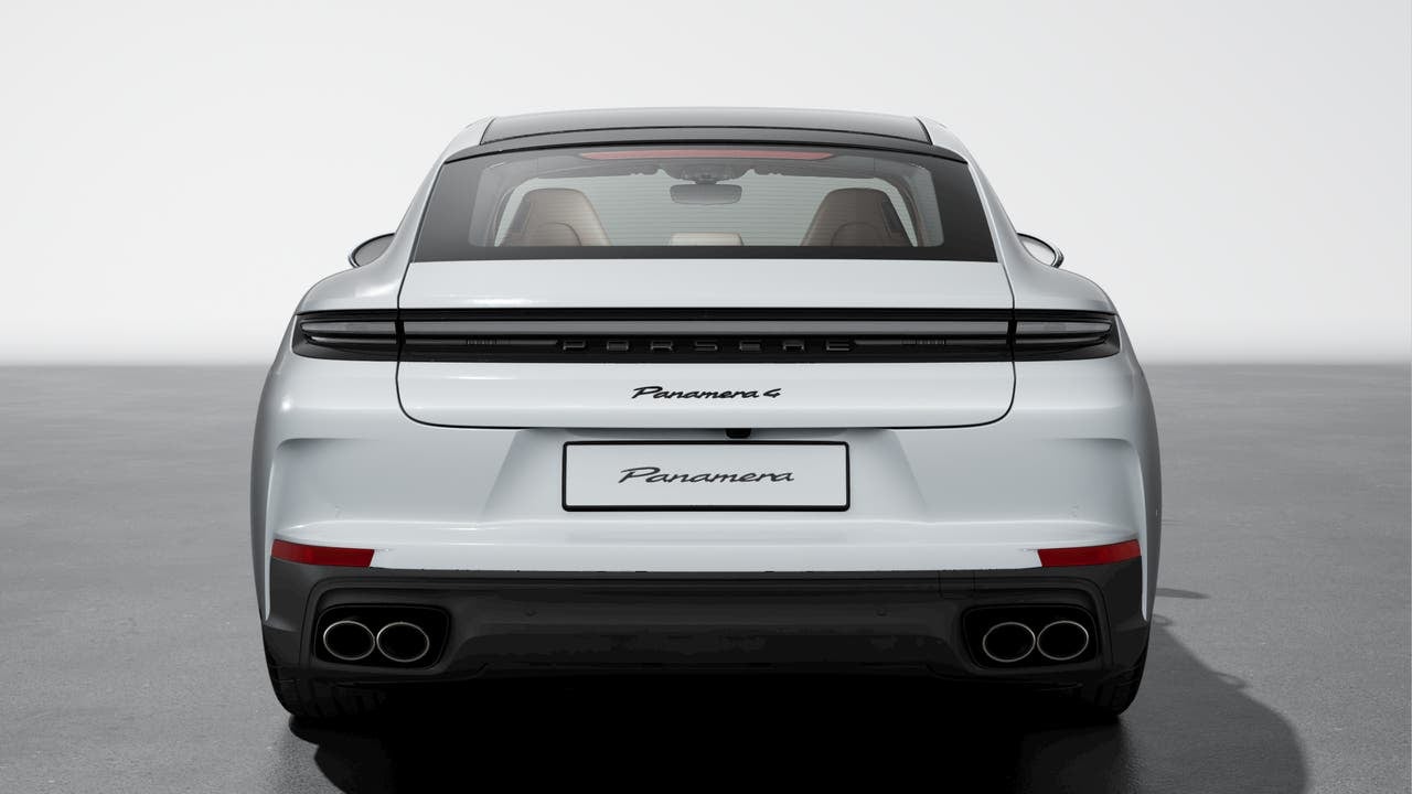2026 Porsche Panamera 4