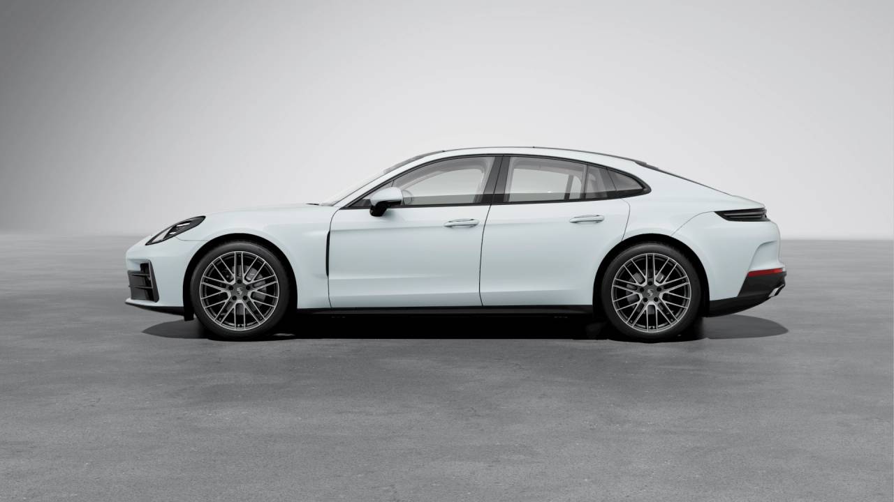 2026 Porsche Panamera 4