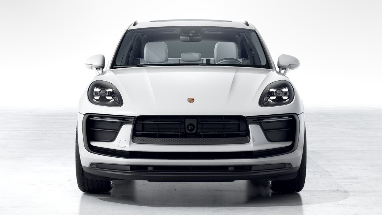 2026 Porsche Macan AWD
