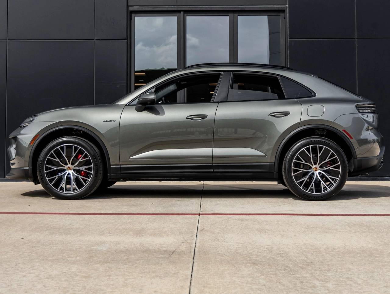 2026 Porsche Macan Macan 4S Electric